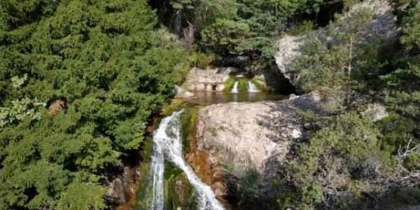 Route vers les jets du Manzanares à La Pedriza